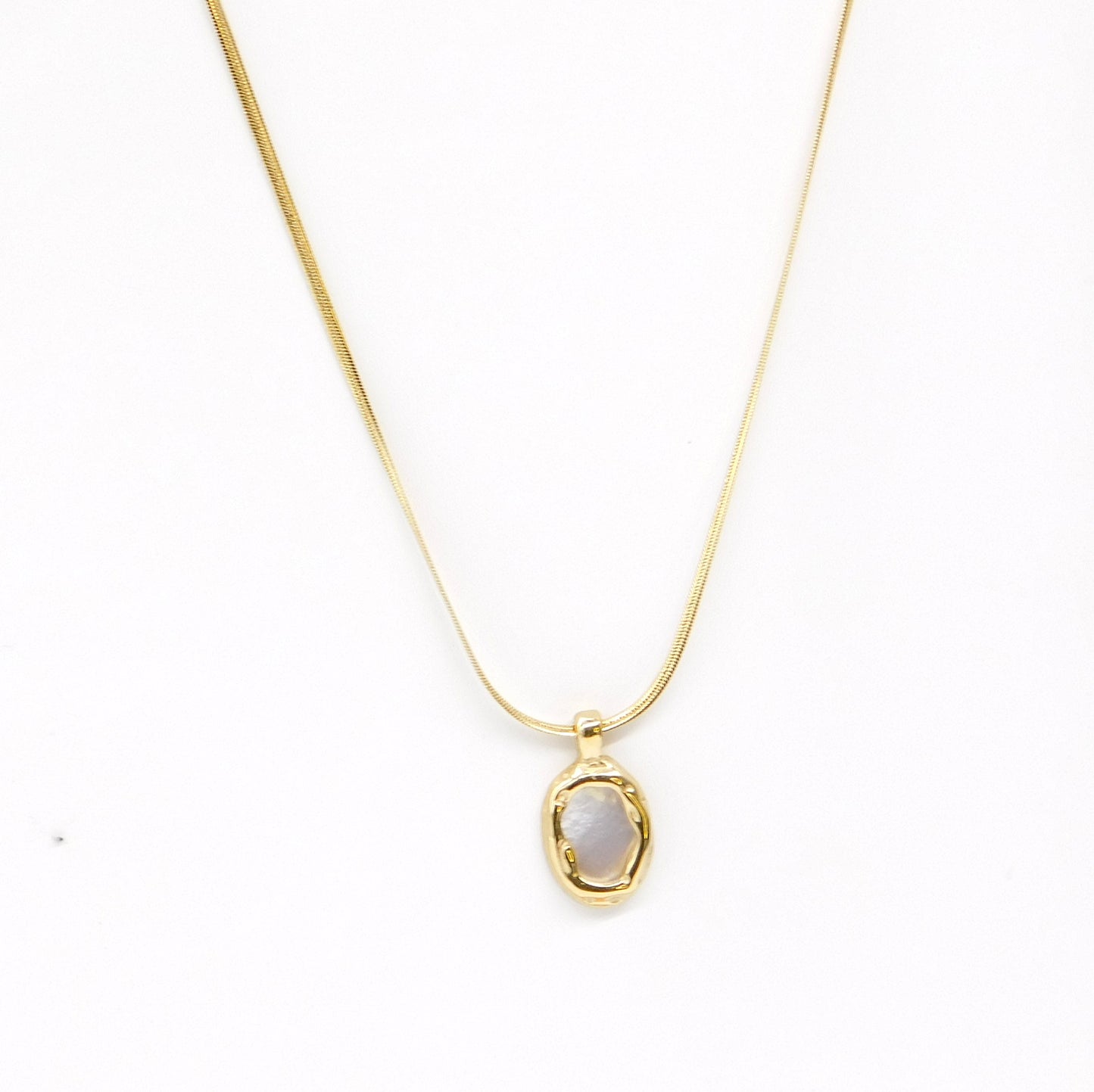 Necklace pearl pendant