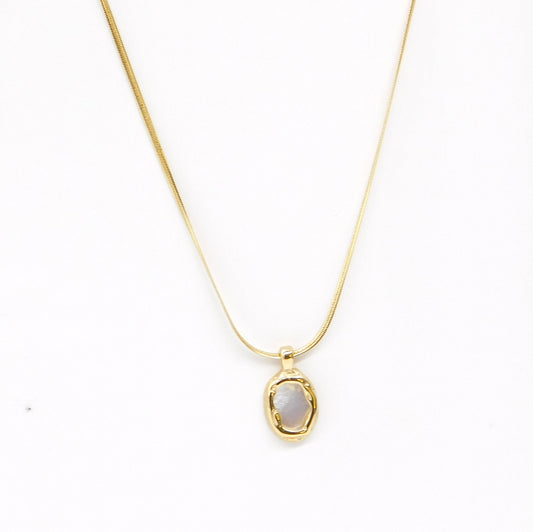 Necklace pearl pendant