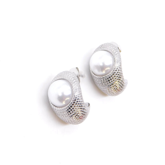 Earrings Pearl on Shell Silver