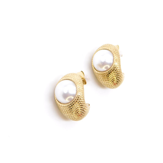 Earrings Pearl on Shell